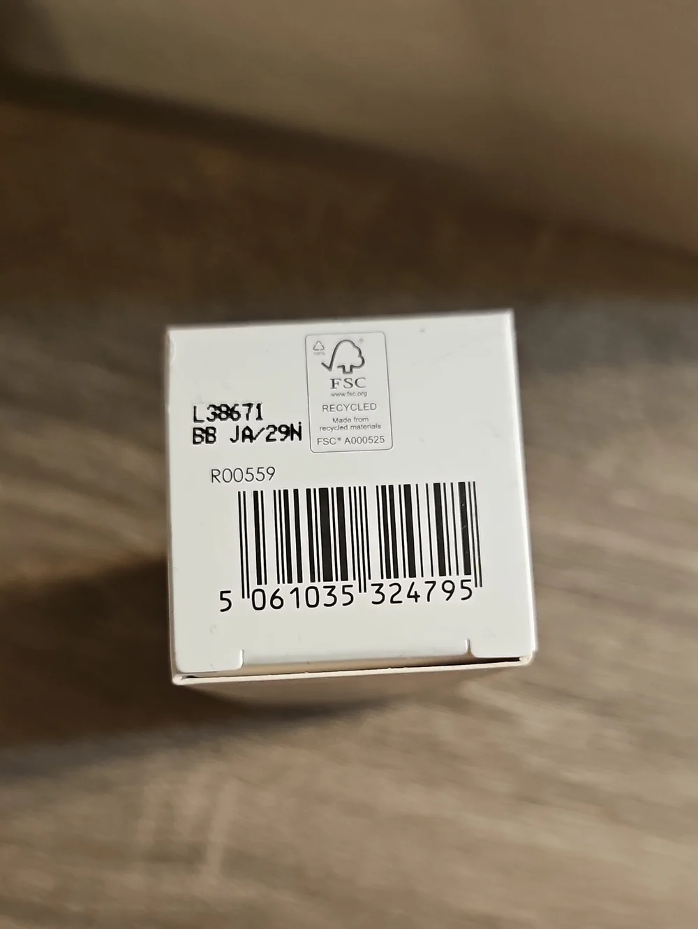 Rodial Vit Drops Serum Box in White and Yellow